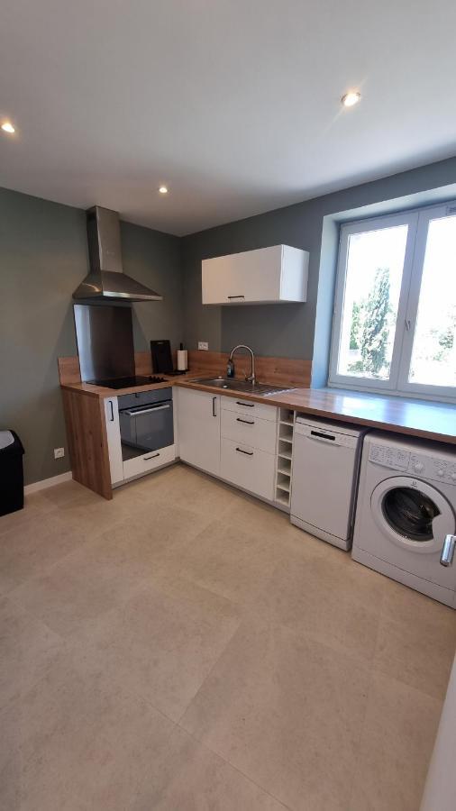 En Plein Coeur De Pelissanne - 55 M2 Renoves - Avec Parking Pélissanne Exterior foto